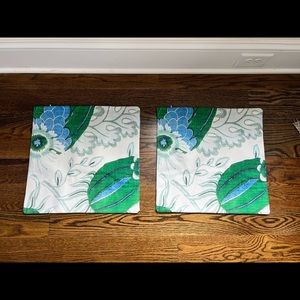 NWOT pair of 18x18 in pillow covers